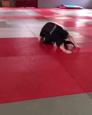 Leg Cradle Submission