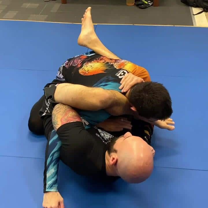 MMA  Powerful overhook and GoGo sequence by @zachmaslany