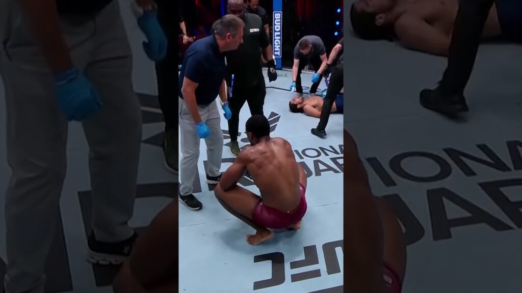 Mansur Abdul-Malik gets Dana White on his feet 👏 #DWCS