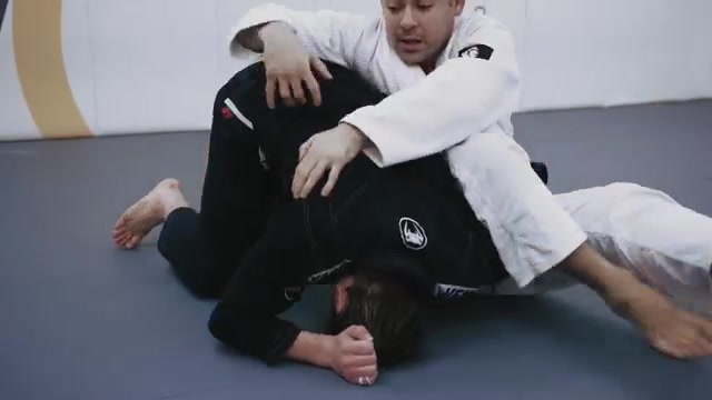 Marcelo Garcia -  Omoplata