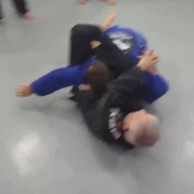 Marcelo Saporito - Triangle to Shoulder Lock