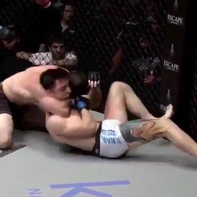 Nasty Choke in MMA Match!!!