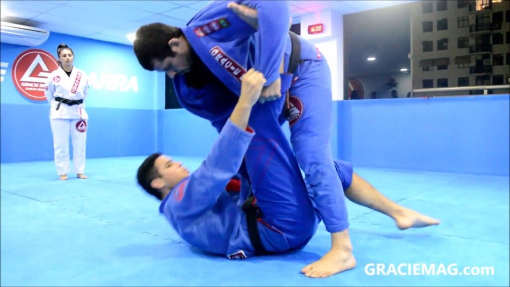 Neiman Gracie ensina ataques da guarda aranha, one leg e guarda x