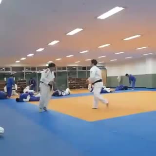 Never jump during the Randori!!
 Repost @band_minha