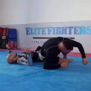 Nice Kneebar Entry by @amit_hakim