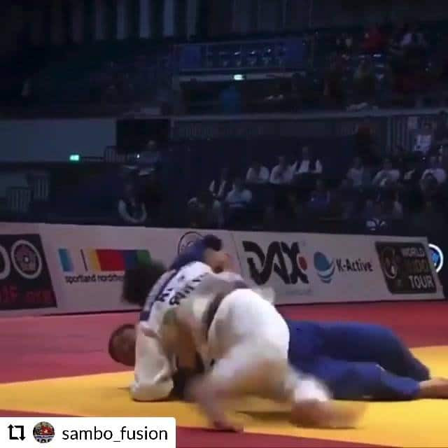 Nice throw block to spinning armbar.