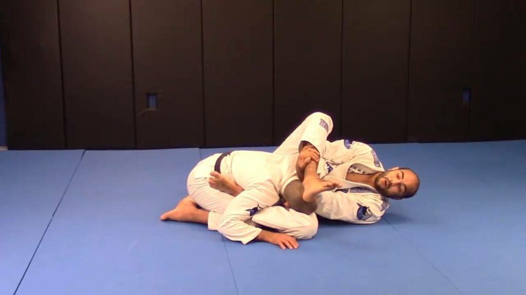 Old school omoplata from closed guard