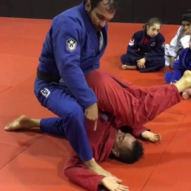 Passing the guard straight to Crucifix ! @cascaojiujitsu