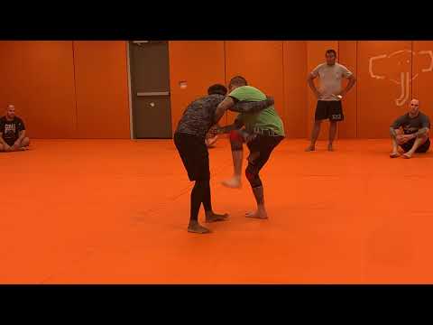 Pulling Guard Into a Triangle (Overhook)