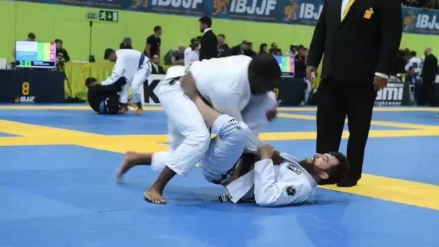 #Repost from FloGrappling 
 .
 Sergio Rios with the clean technique. Masters bla...