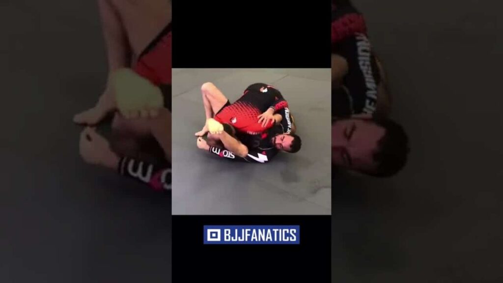 Reverse Triangle Choke by BRAULIO ESTIMA