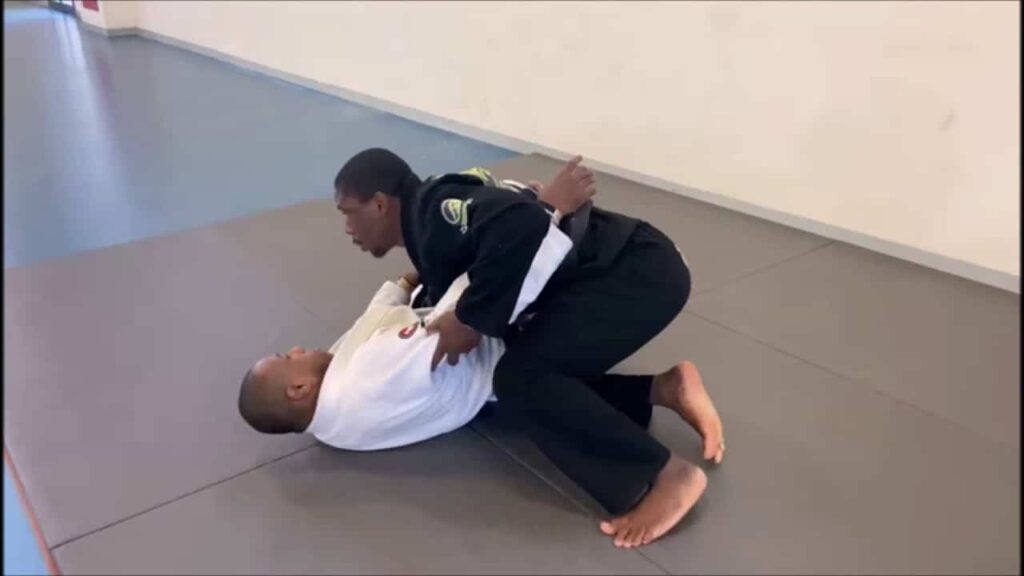 Rodrigo Akillis ensina a anular a guarda de gancho no Jiu-Jitsu