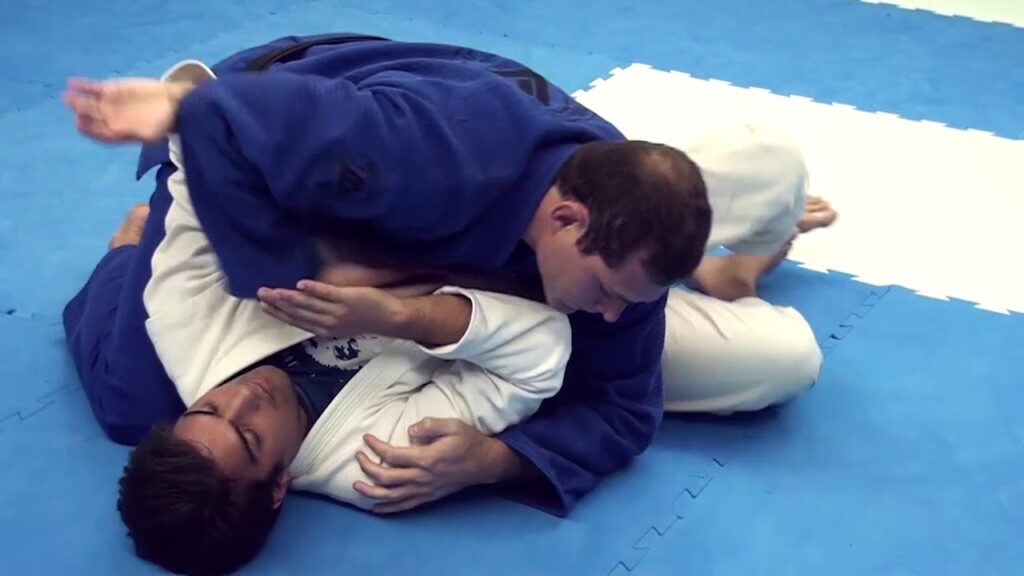 Roger Gracie te ensina a defesa da guarda-aranha!