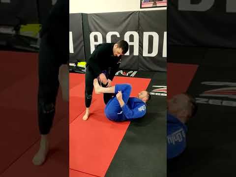 Rolling Toe Hold versus De La Riva