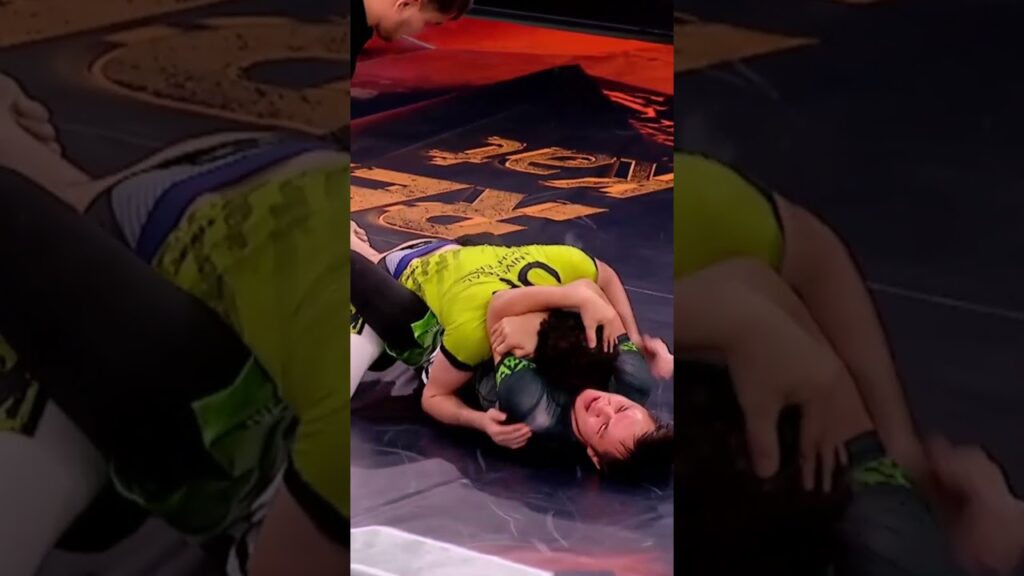 SMOTHER CHOKE FROM CLOSED GUARD🤯 #aiga