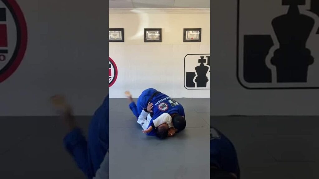 Side Choke from the Mount