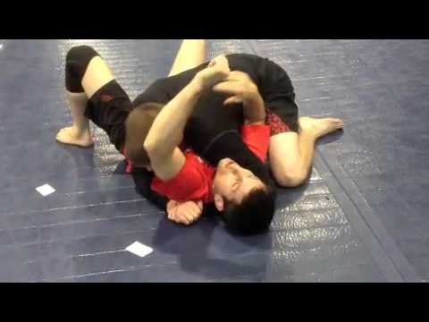 Side control escape (Shoulder trick)