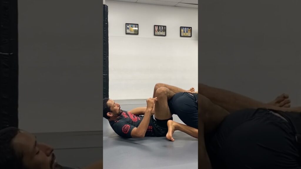 Sit Up Guard to Knee Bar and Heel Hook #nogi #heelhook #kneebar