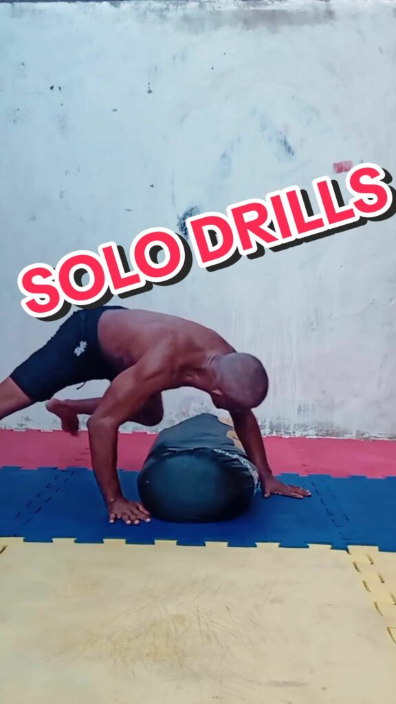 Solo Drill    . . Vídeo:    . .   Estude Jiu-Jitsu com a  CUPOM: LS10 (LINK NA