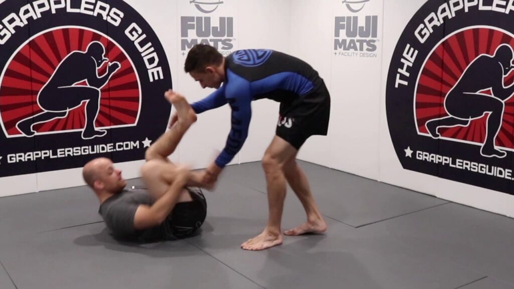 Some No-Gi Beginner Guard Retention Tips by Jason Scully