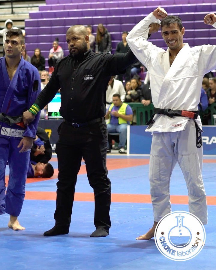 Some action by @athosff at the IBJJF NY Fall International Open
 .⁣
  Follow...