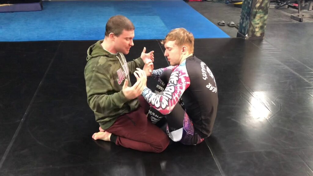 TSWWW - Wristlock Guardpass vs Butterfly (NoGi)