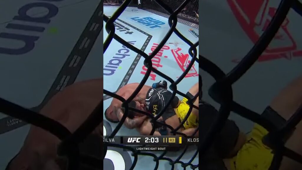 That's one way to escape a guillotine 😳 #UFC301