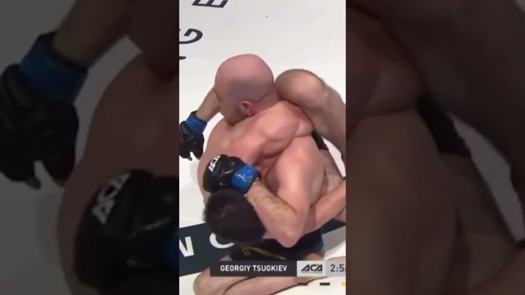 The buggy choke puts a man to SLEEP in mma! #shorts