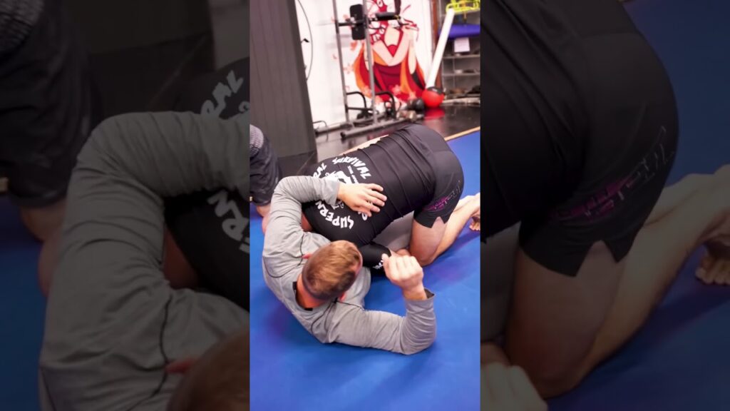 This is How Khabib Pins His Opponents.