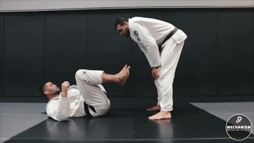 Today we brought to you guys by @nivbjj this amazing drill to practice during th...