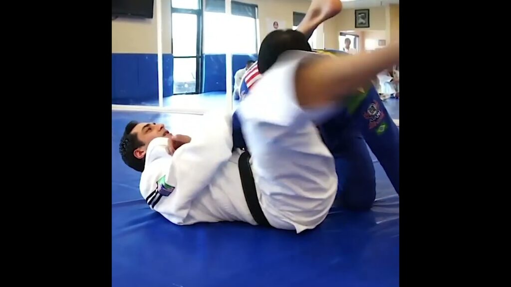 Triangle Armlock by Roy Dean