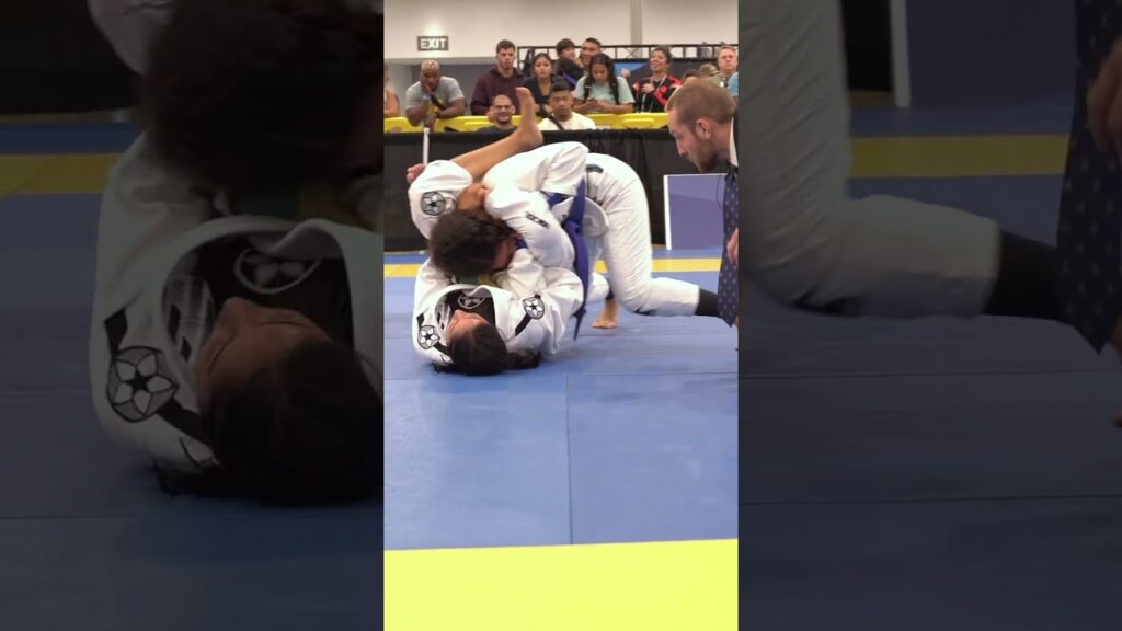 Triangle to Arm Bar Transition by Dania Silva at the  @ibjjf Jiu-Jitsu Con 🏆🔥 #jiujitsu #bjj #shorts