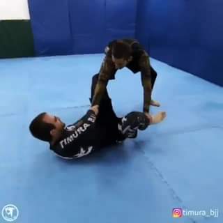 Tripod & Sickle Sweep Combination To Kneebar