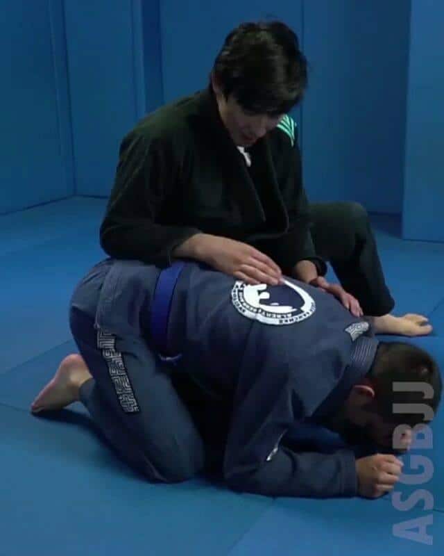 Variação do arm-lock partindo dos quatro apoios @asgbjj #jiujitsu #artesuave #bra