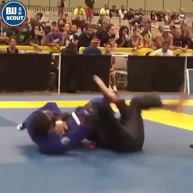 Very nice set up to Armbar