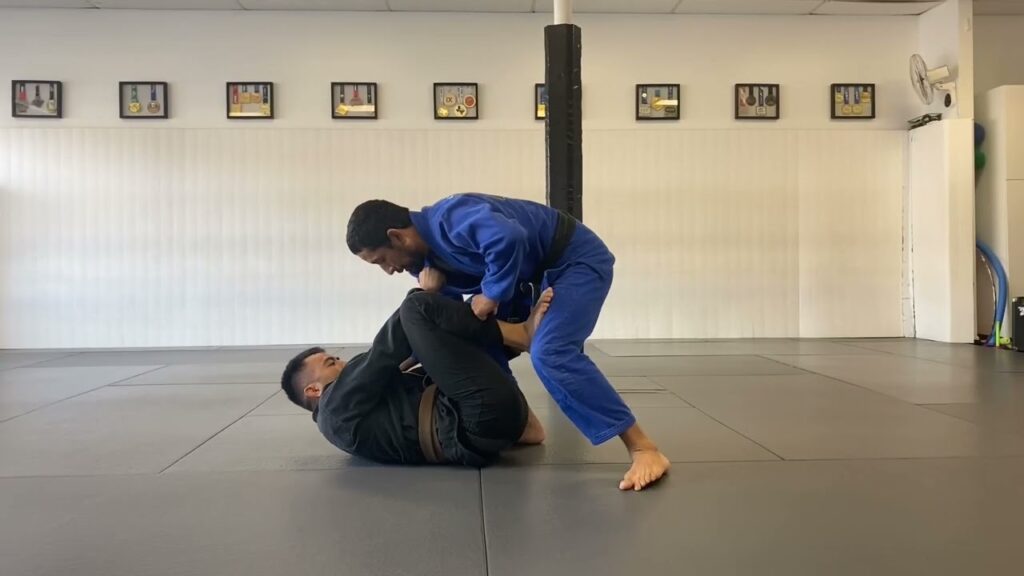 Week 20: Knee Slice Pass from the Sit Up Guard