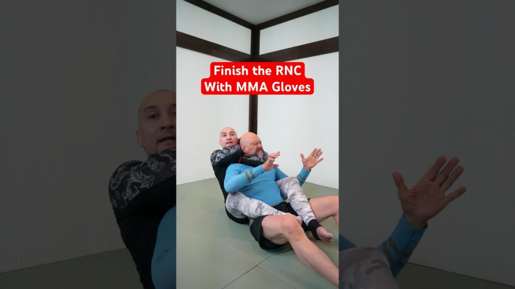 When you are trying to apply the RNC with gloves it’s often good to put in an extra step #mma #bjj