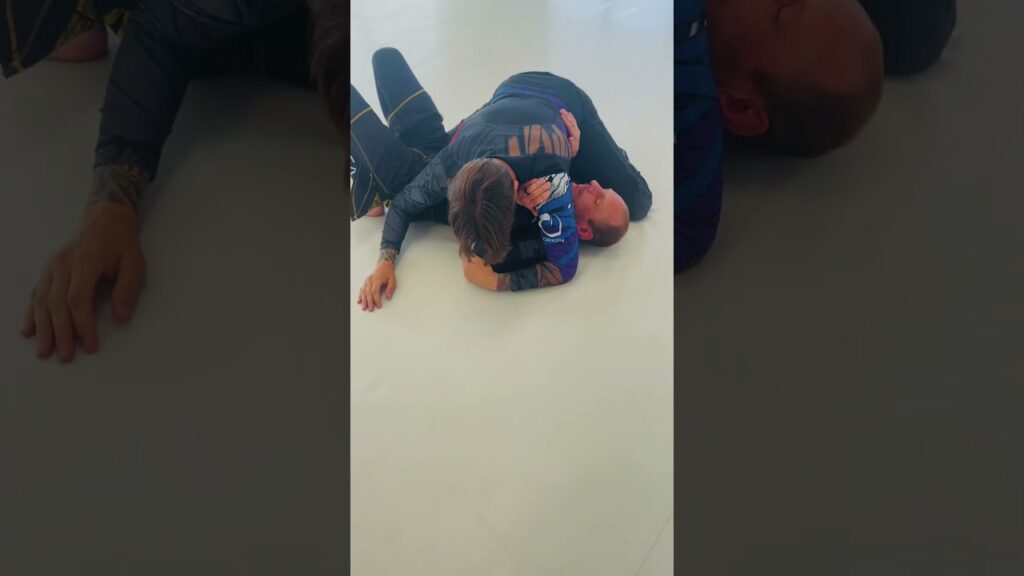 Wrist lock bicep slicer combo! (Link in comments)