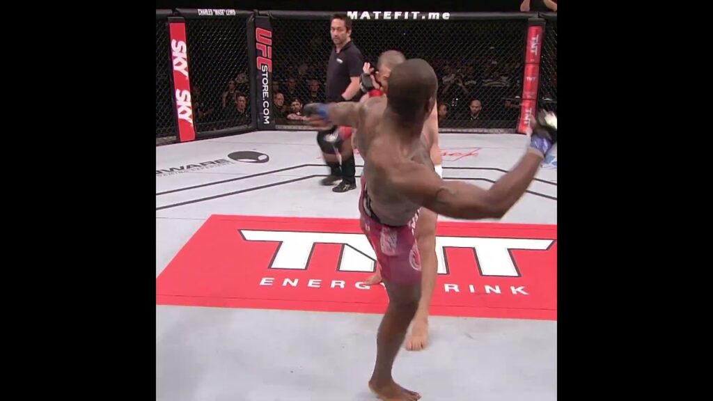 You could hear a pin drop after this KO! 😳 #ufc