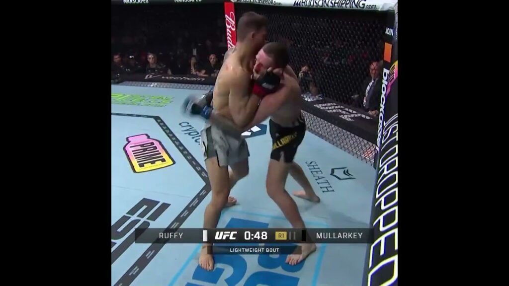 a RARE Scissor Sweep!!!! 🚨 #ufc301